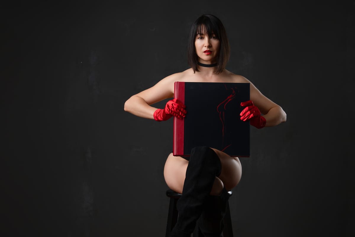 Yuliya’s Free Boudoir Album Course Takes the Industry by Storm